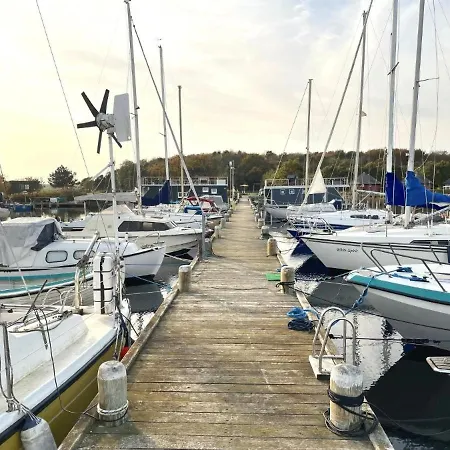 Hausboot Bruntje Mit Dachterrasse In Kragenaes Auf Lolland/dk