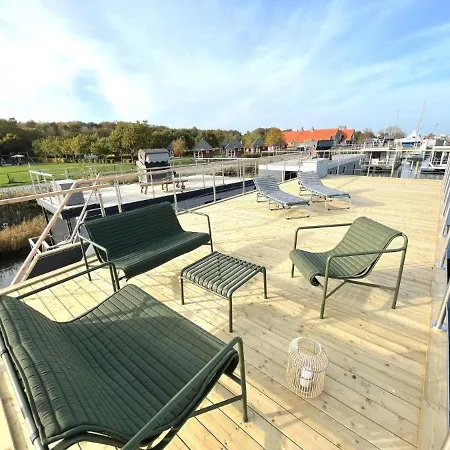 Hausboot Bruntje Mit Dachterrasse In Kragenaes Auf Lolland/dk بوتيل *