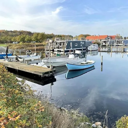 Hausboot Bruntje Mit Dachterrasse In Kragenaes Auf Lolland/dk بوتيل Torrig