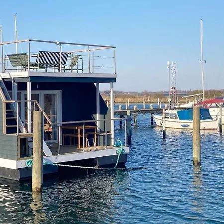 Hausboot Bruntje Mit Dachterrasse In Kragenaes Auf Lolland/dk Bateau-hôtel *